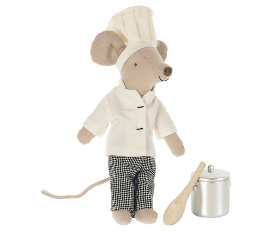 Maileg – Kockmus med gryta och slev, storebror kock mus med kockkläder och kastrull