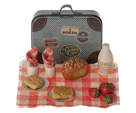 Maileg – Picknick för möss, picknickset med mat och duk i resväska